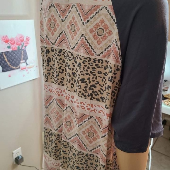Leopard Pattern Top - Picture 2 of 2